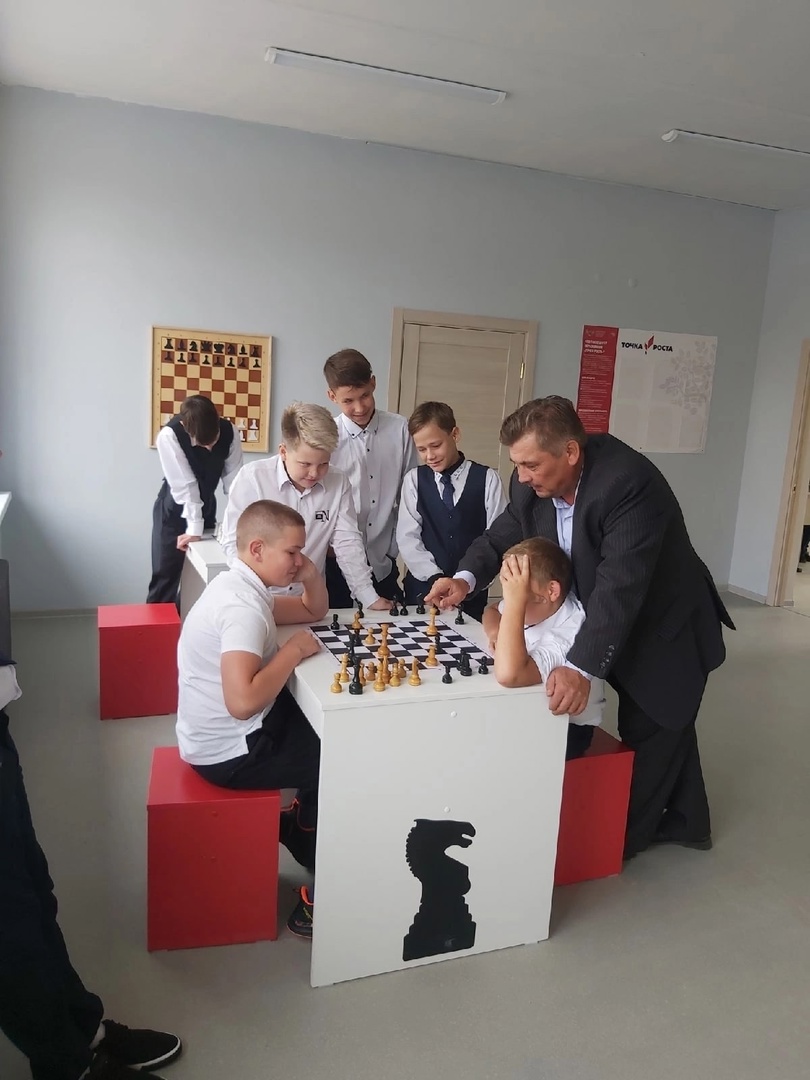 Играем в шахматы Играем в шахматы